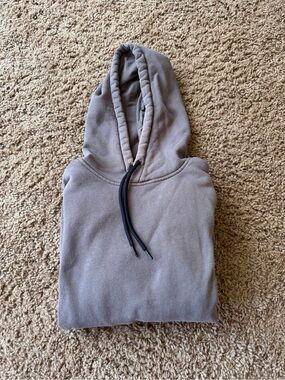 Hollister Relaxed-Fit Pullover Hoodie with Black Drawstrings